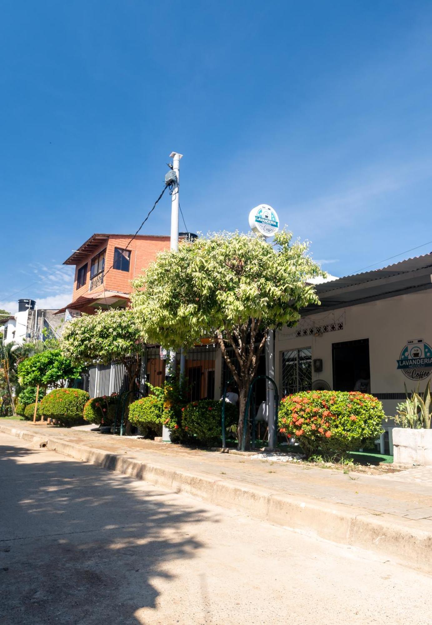 Mi Pueblo Natal Aptos Y Habitaciones Некокли Экстерьер фото